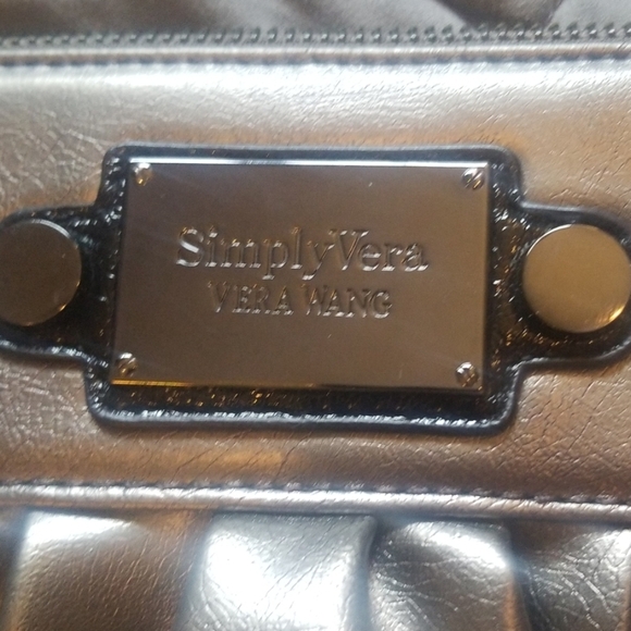 VERA WANG:SILVER PURSE - Picture 2 of 4